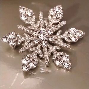 snowflake star broach